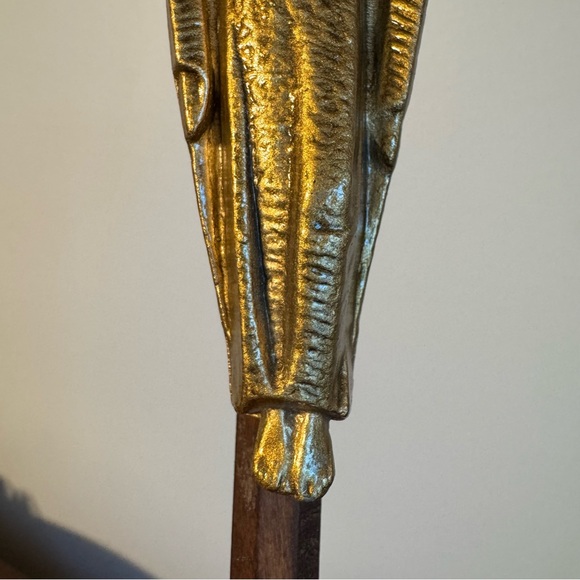 Risen Christ 10" Wood w/Brass Inlay Wall Crucifix - Picture 5 of 13